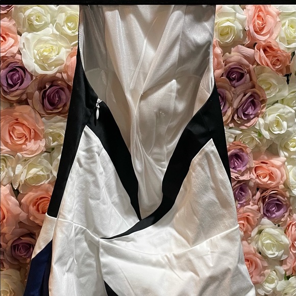 NEVER WORN!! Arden B Low back halter peplum top - Picture 7 of 8